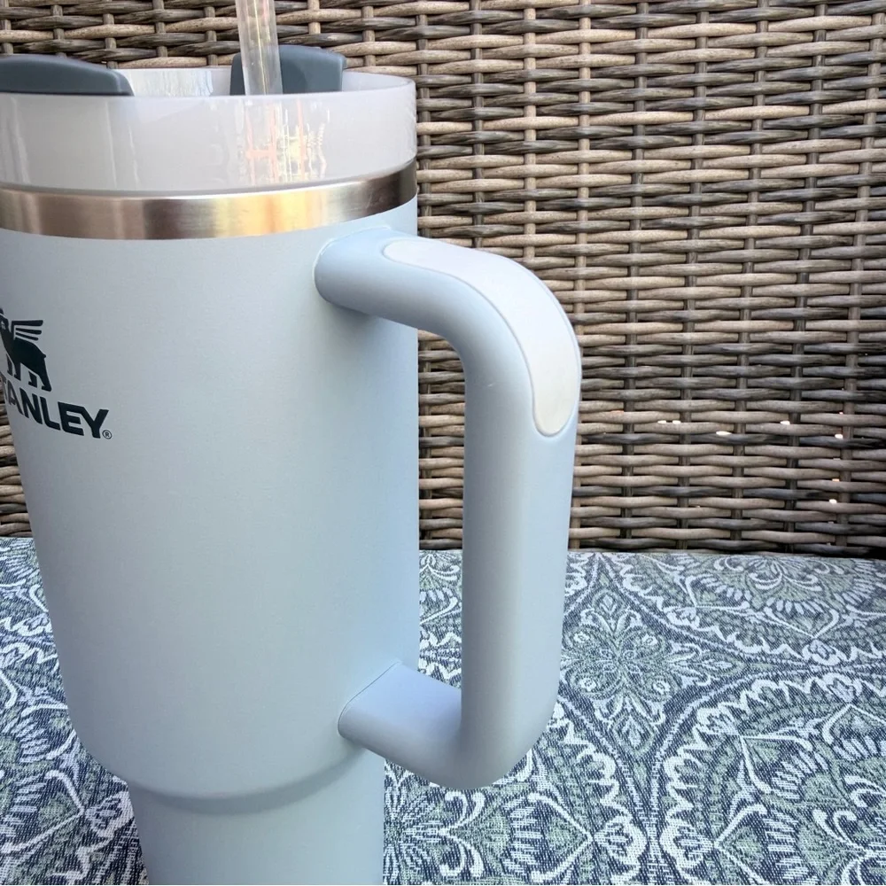 Stanley The Quencher H2.0 Flowstate Tumbler 40oz Chambray Blue Water Bottle Mug - Picture 4 of 13
